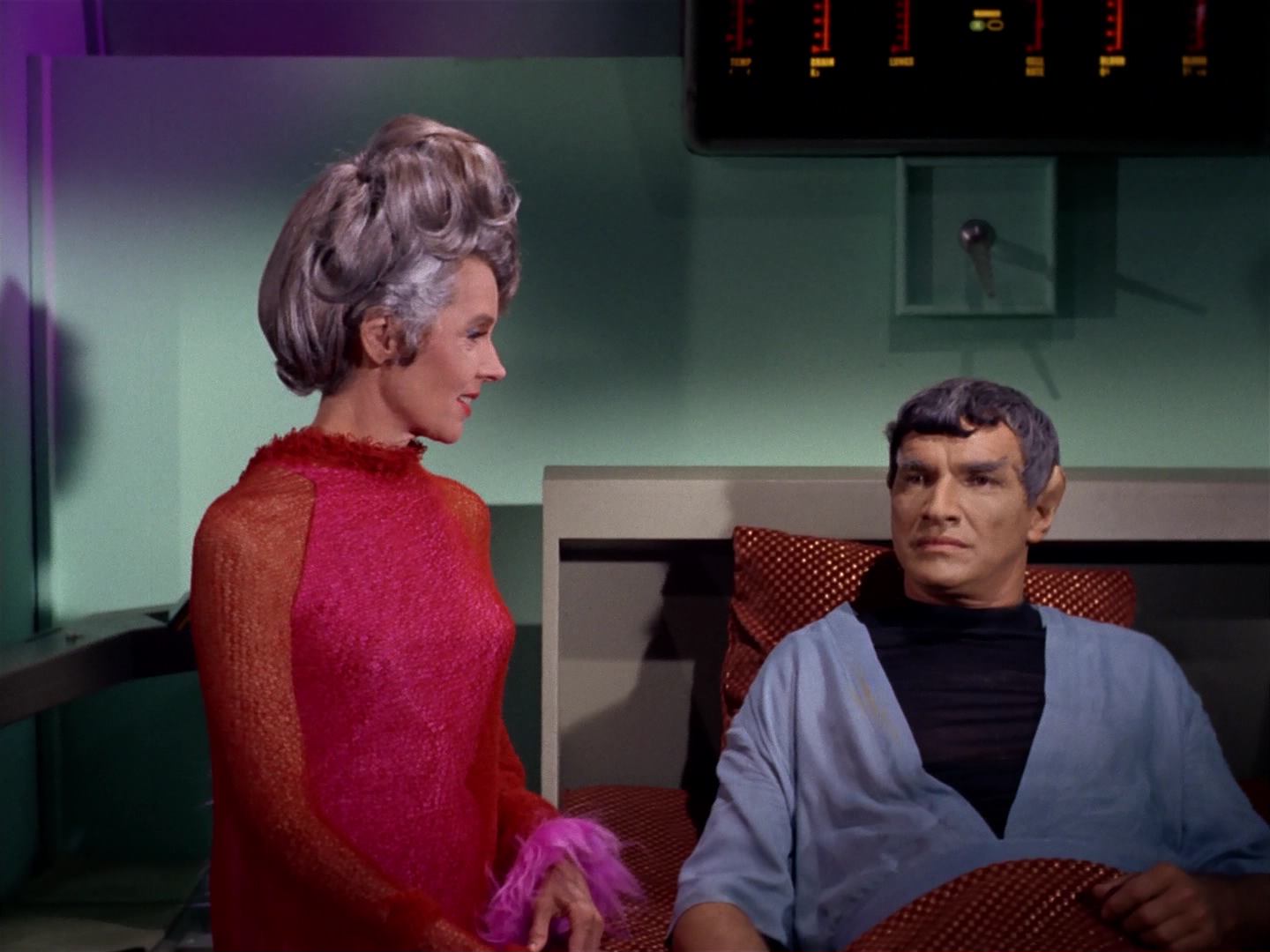 ariane179254_StarTrek_2x10_TheJourneyToBabel_3289.jpg