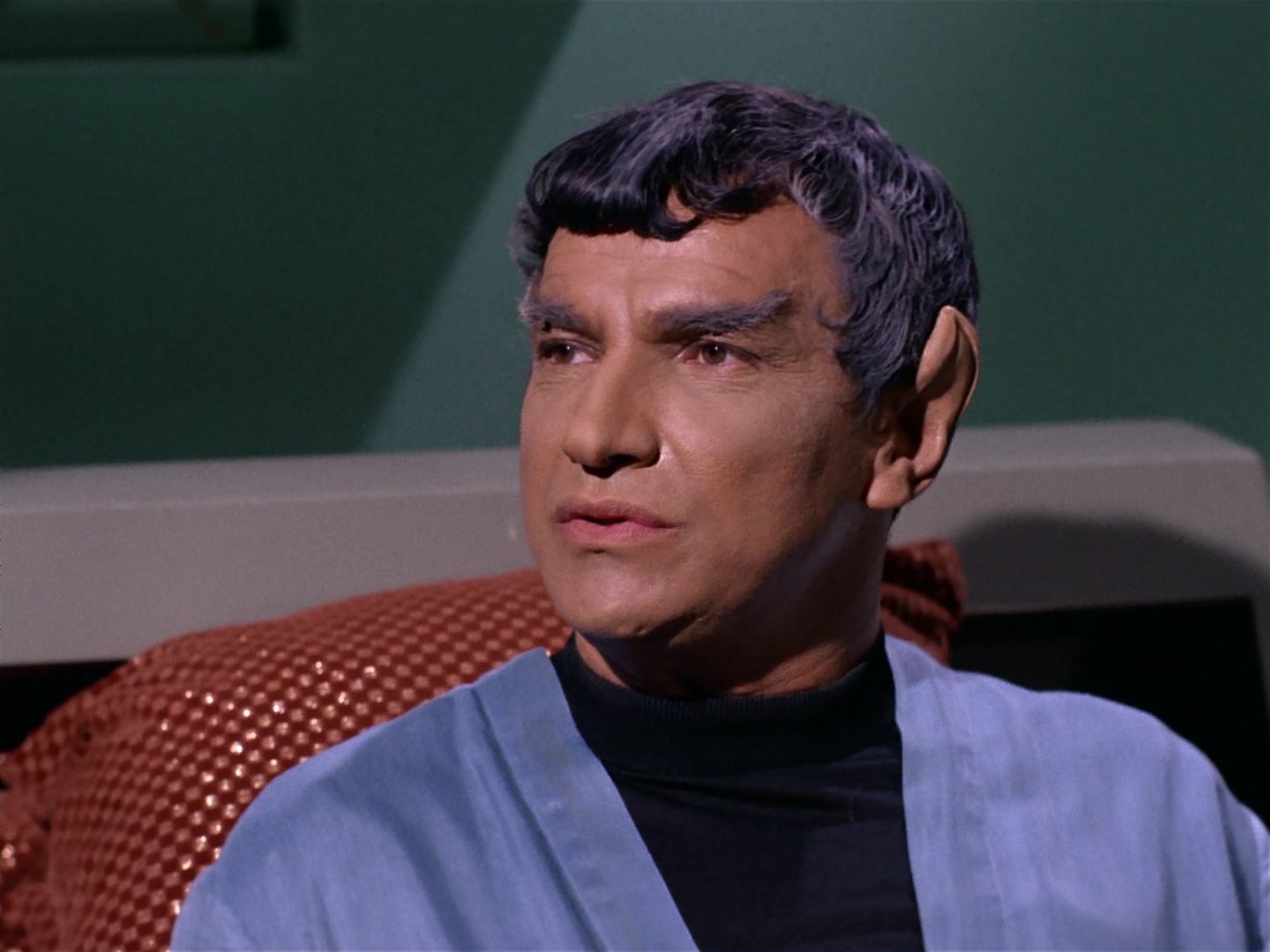 ariane179254_StarTrek_2x10_TheJourneyToBabel_3306.jpg