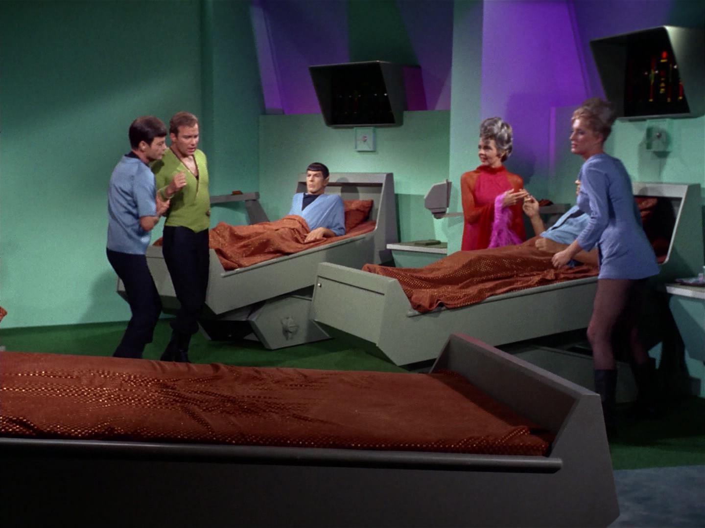 ariane179254_StarTrek_2x10_TheJourneyToBabel_3337.jpg