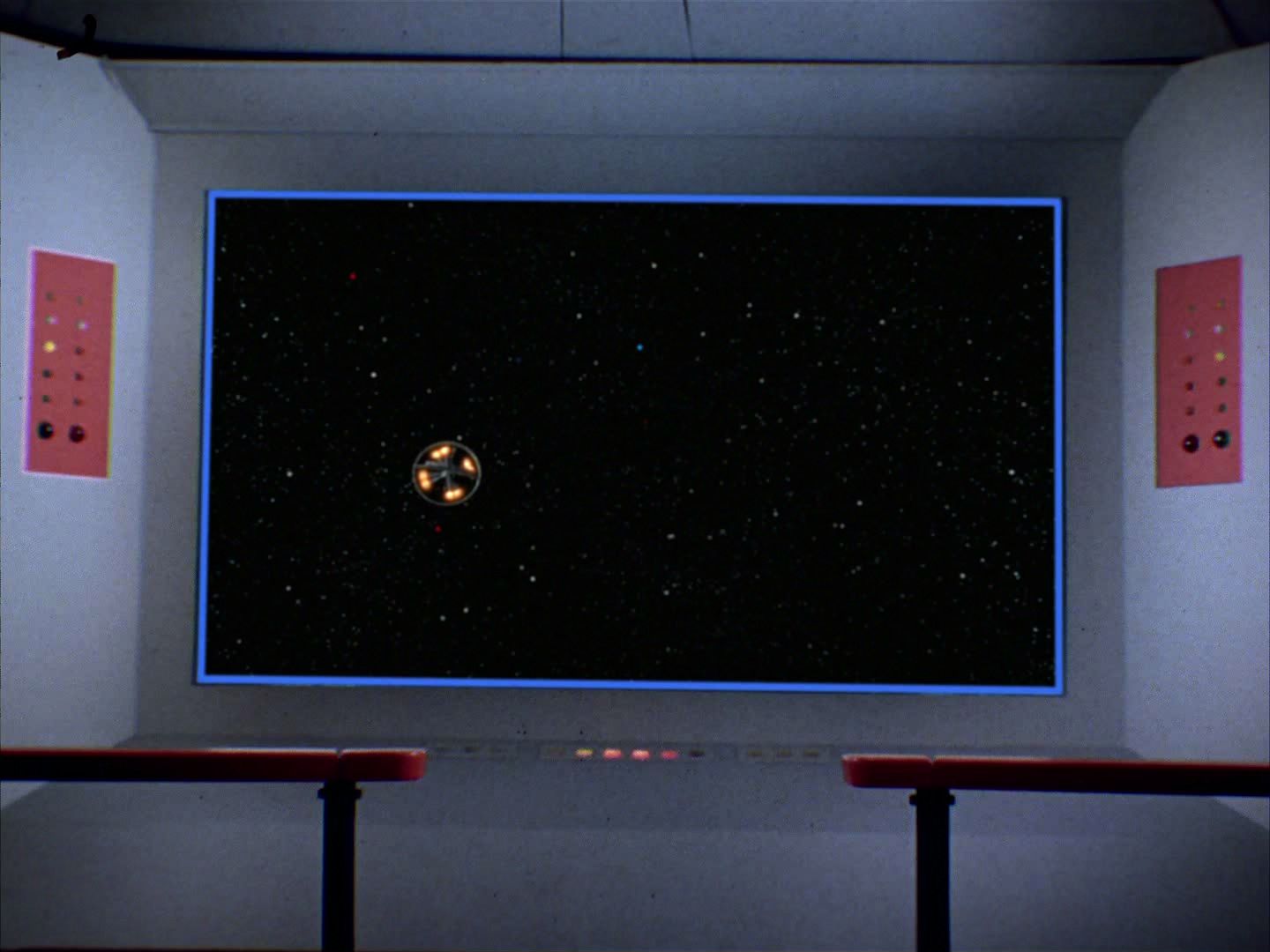 ariane179254_StarTrek_2x10_TheJourneyToBabel-NewEffects_2938.jpg