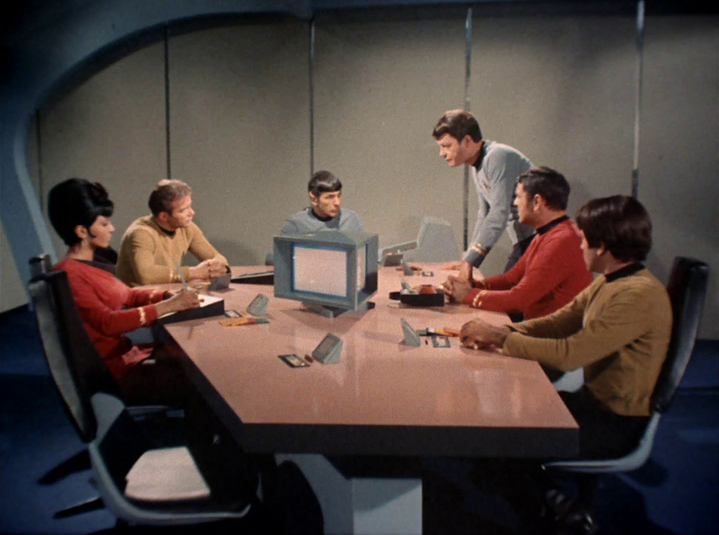 extant_StarTrek_2x11-FridaysChild_0015.jpg