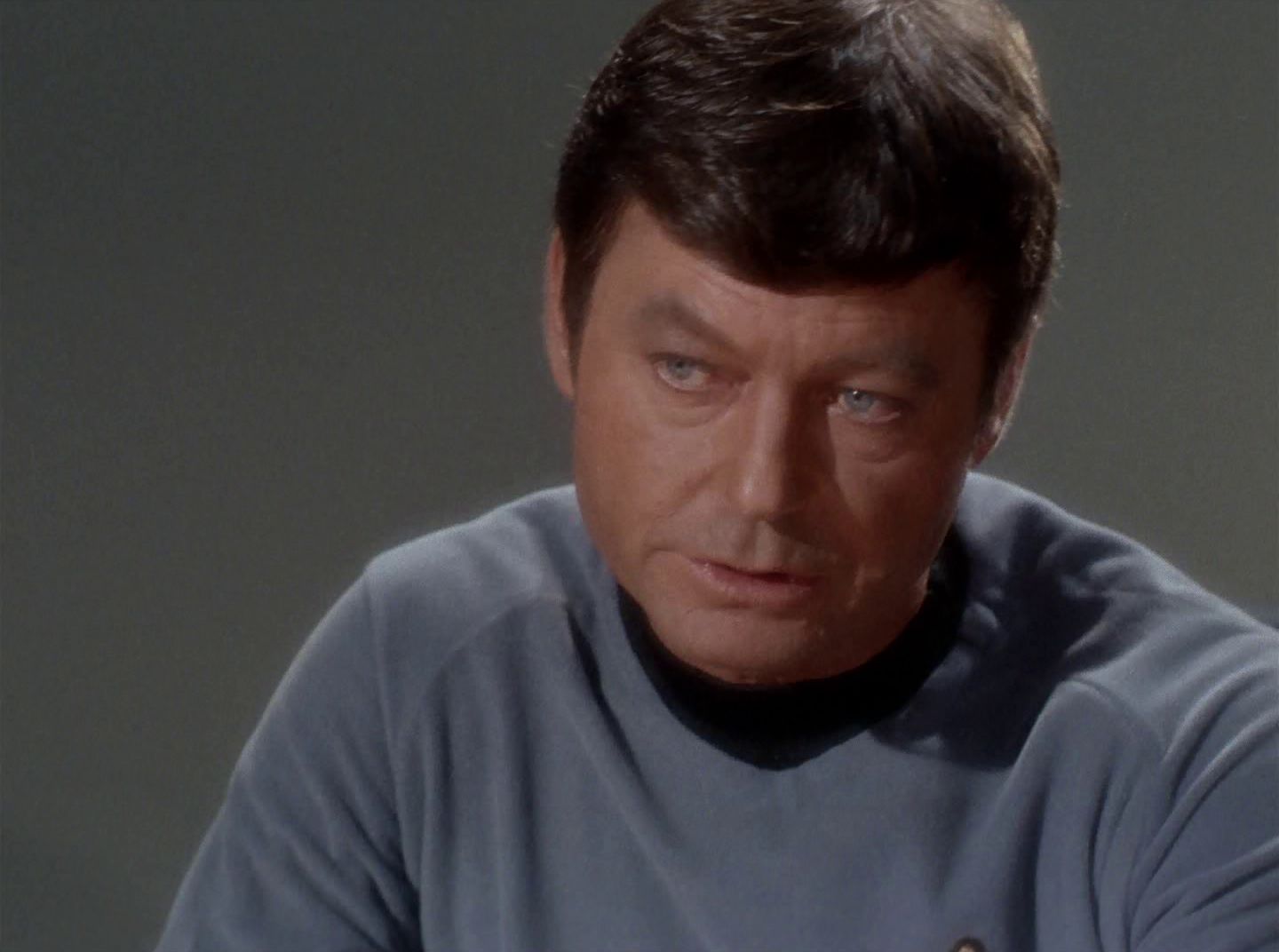 extant_StarTrek_2x11-FridaysChild_0024.jpg