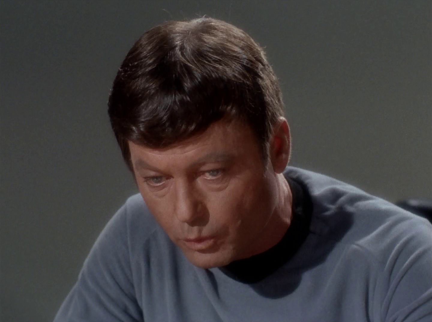 extant_StarTrek_2x11-FridaysChild_0027.jpg