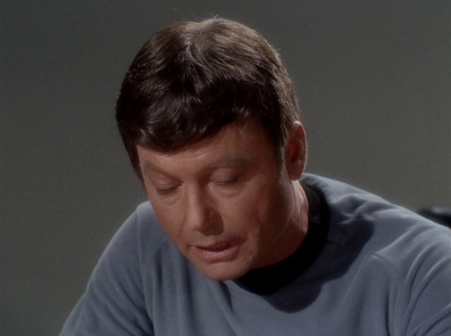 extant_StarTrek_2x11-FridaysChild_0028.jpg