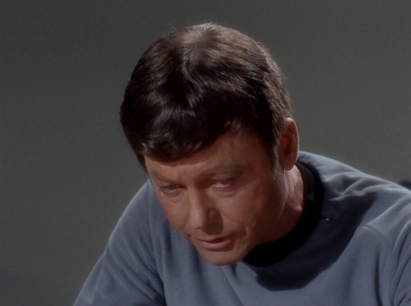 extant_StarTrek_2x11-FridaysChild_0037.jpg