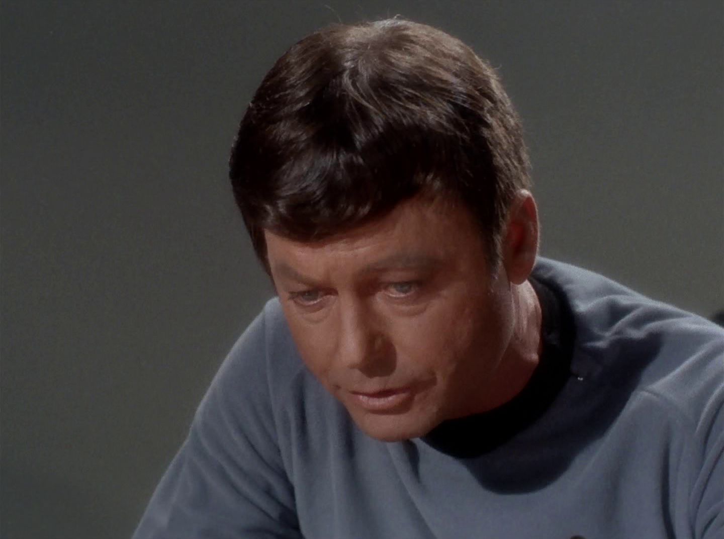 extant_StarTrek_2x11-FridaysChild_0038.jpg