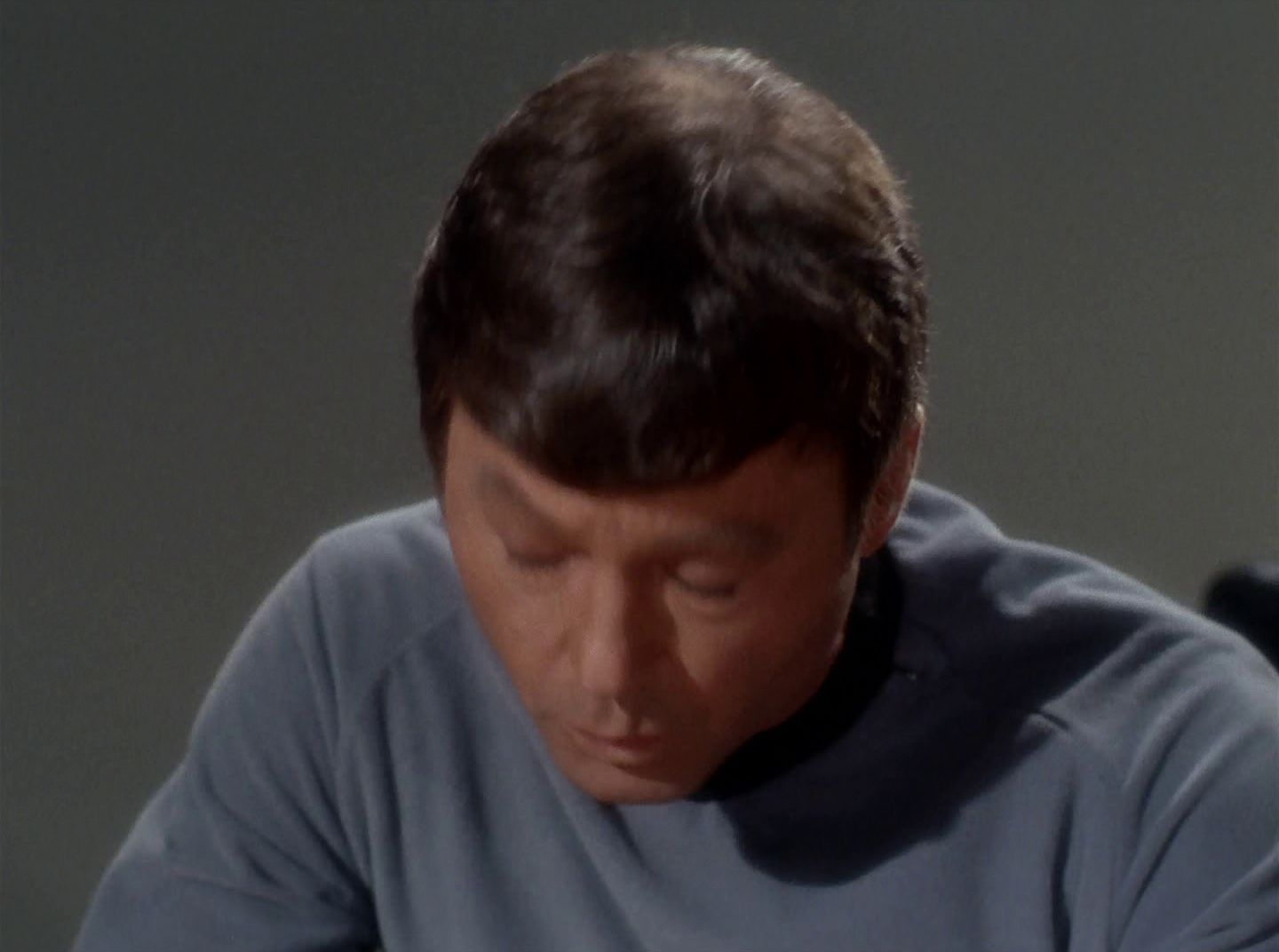 extant_StarTrek_2x11-FridaysChild_0086.jpg