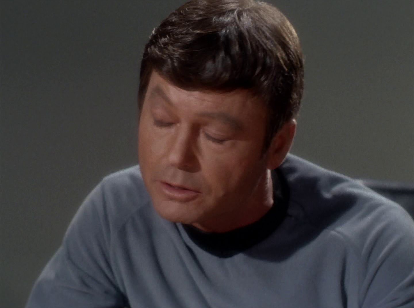extant_StarTrek_2x11-FridaysChild_0090.jpg