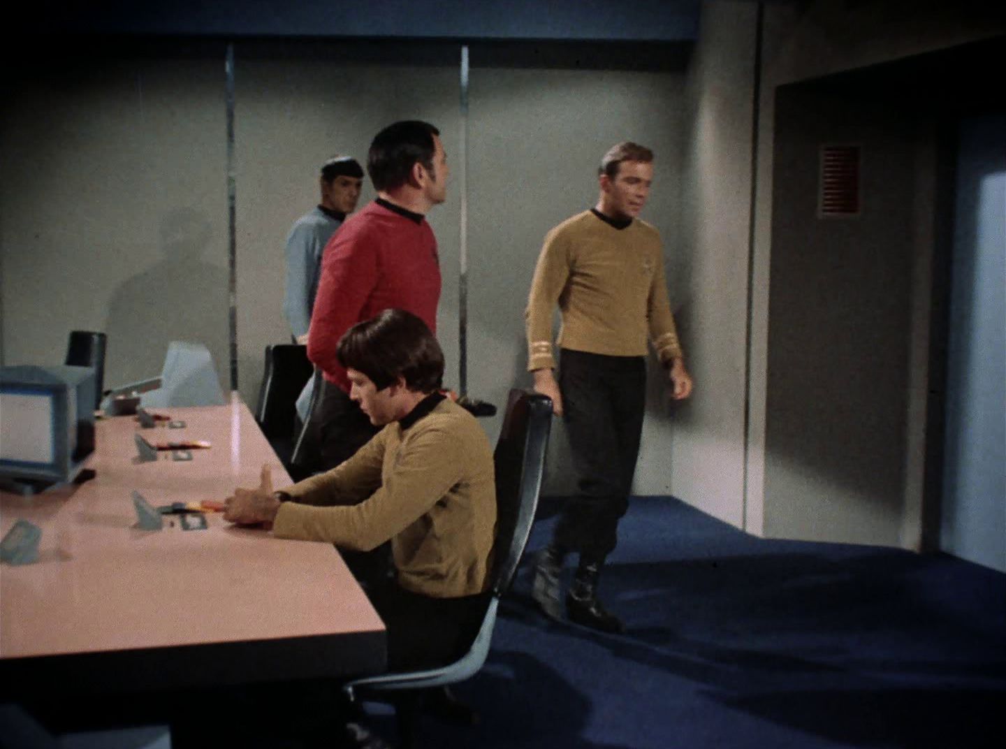 extant_StarTrek_2x11-FridaysChild_0103.jpg