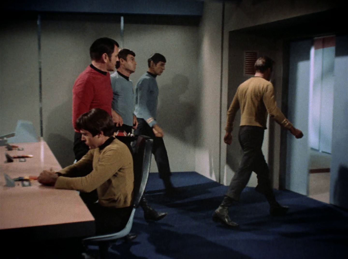 extant_StarTrek_2x11-FridaysChild_0104.jpg