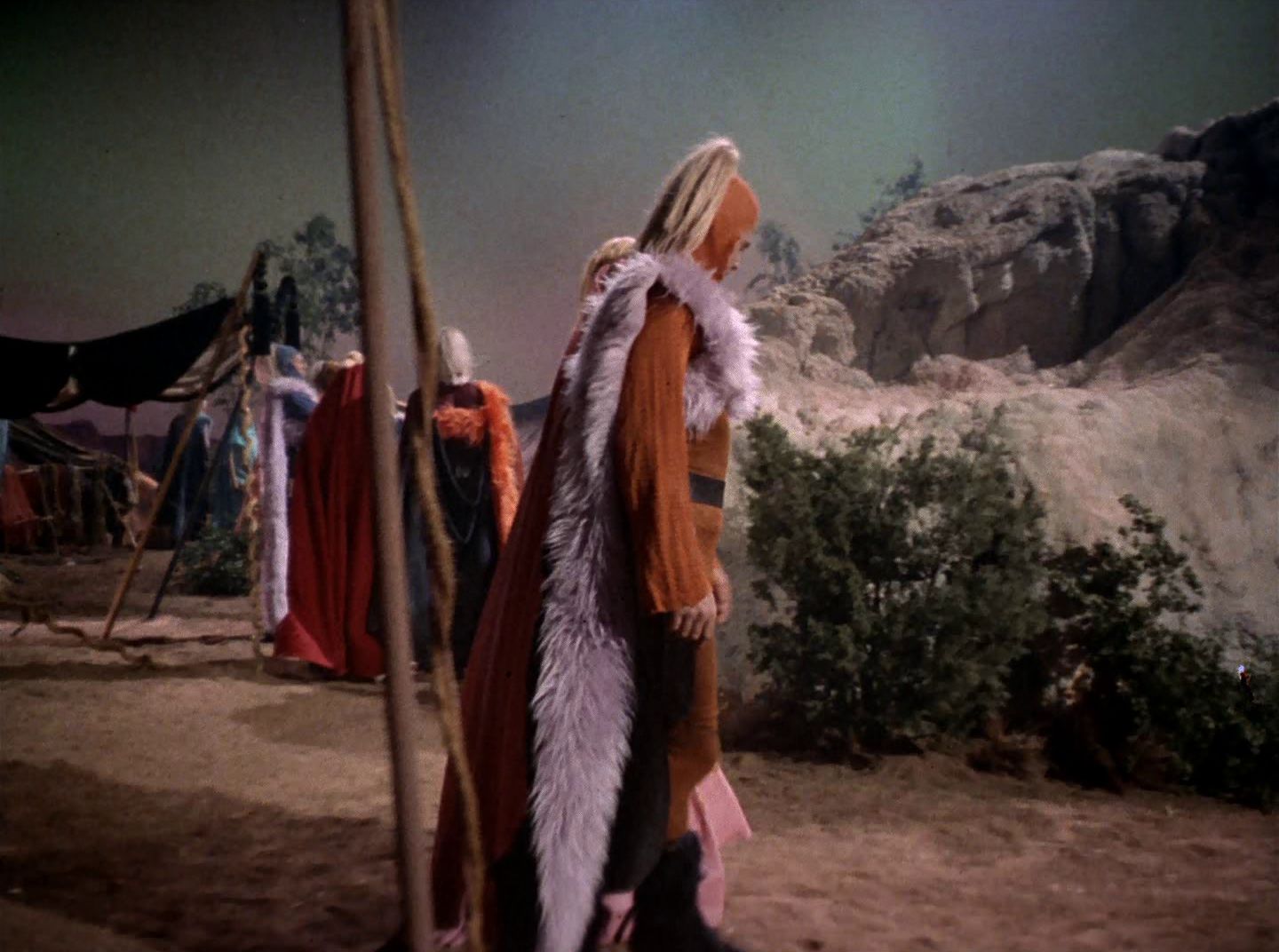 extant_StarTrek_2x11-FridaysChild_0118.jpg