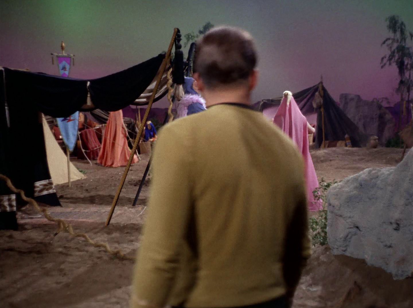 extant_StarTrek_2x11-FridaysChild_0141.jpg