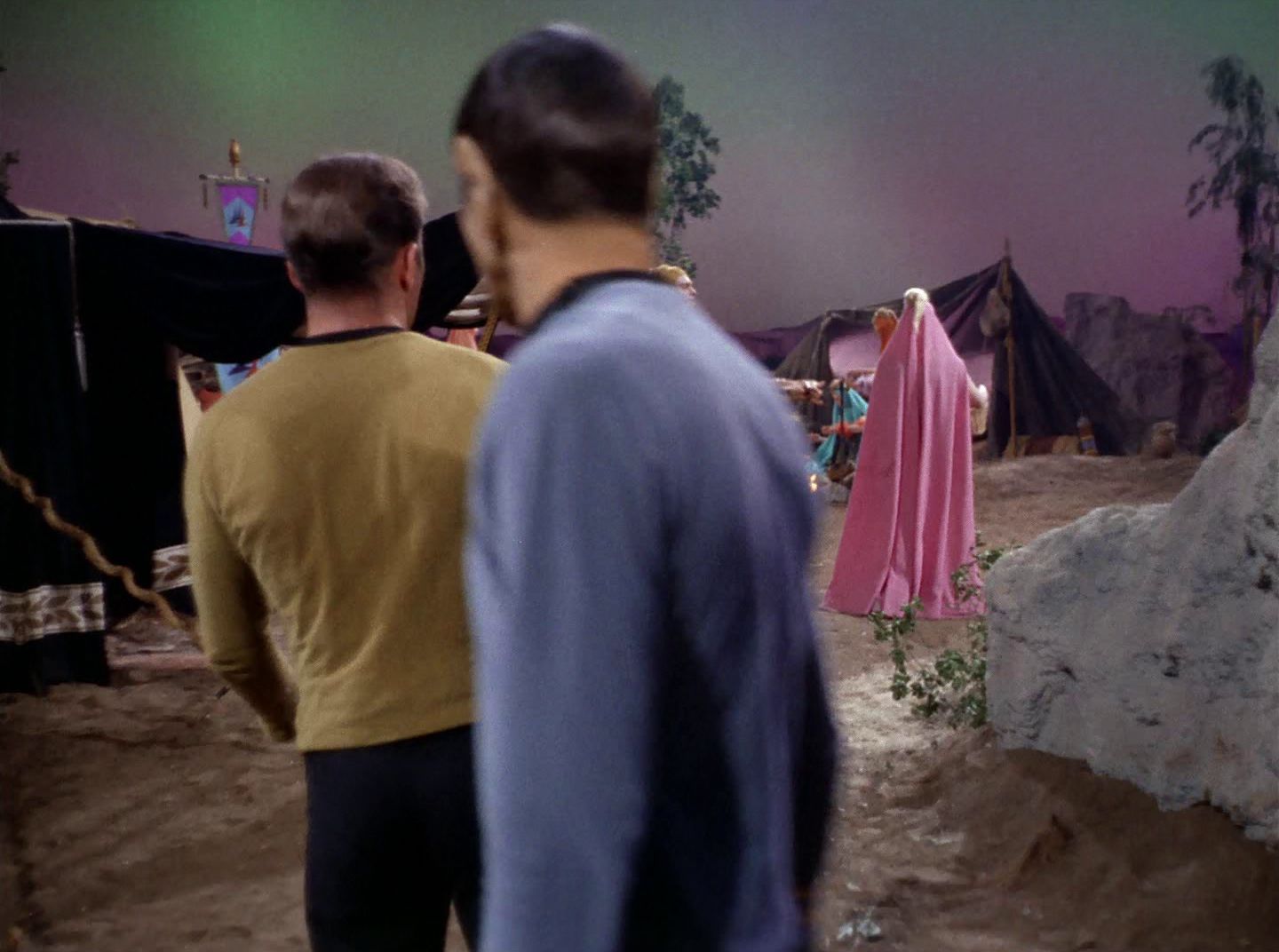 extant_StarTrek_2x11-FridaysChild_0142.jpg