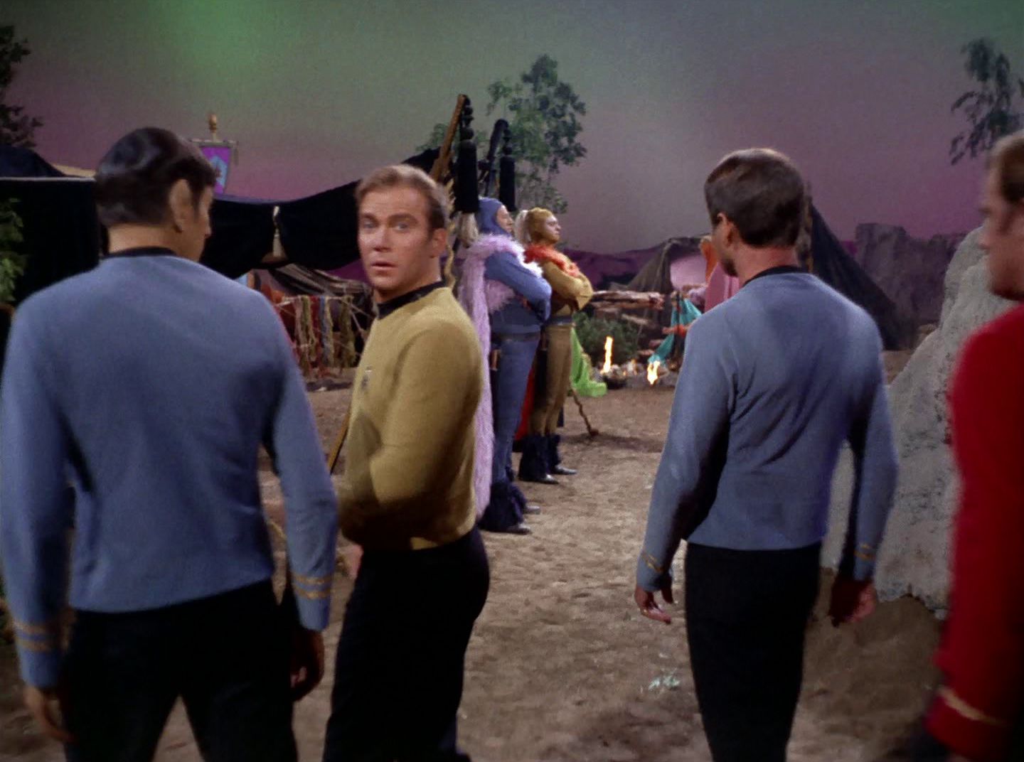 extant_StarTrek_2x11-FridaysChild_0143.jpg