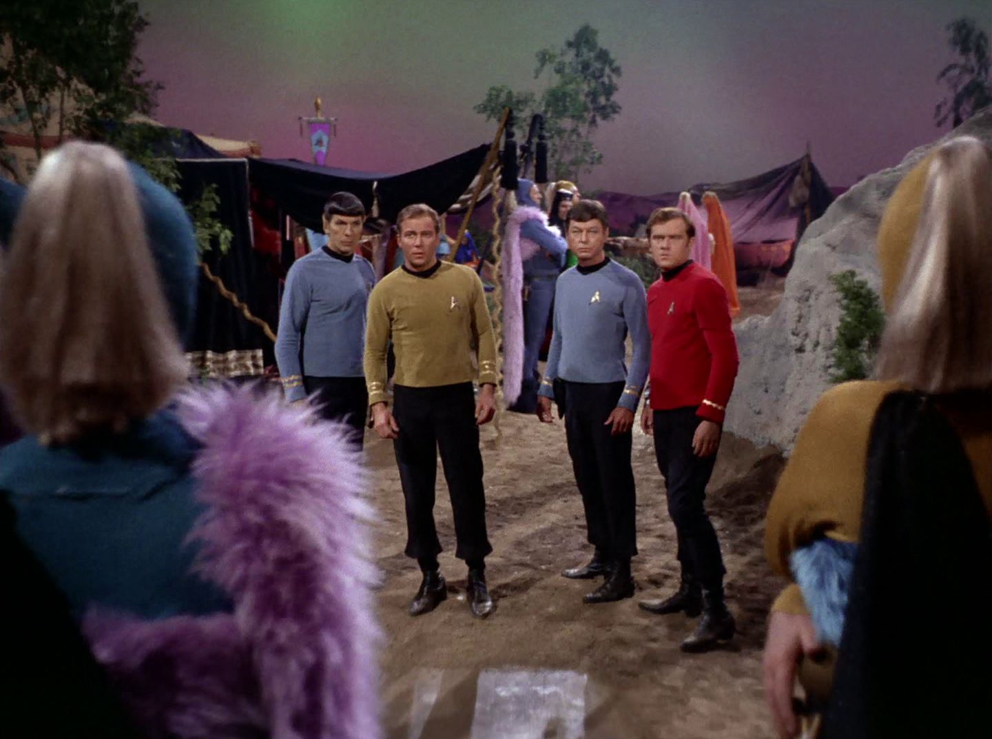 extant_StarTrek_2x11-FridaysChild_0148.jpg