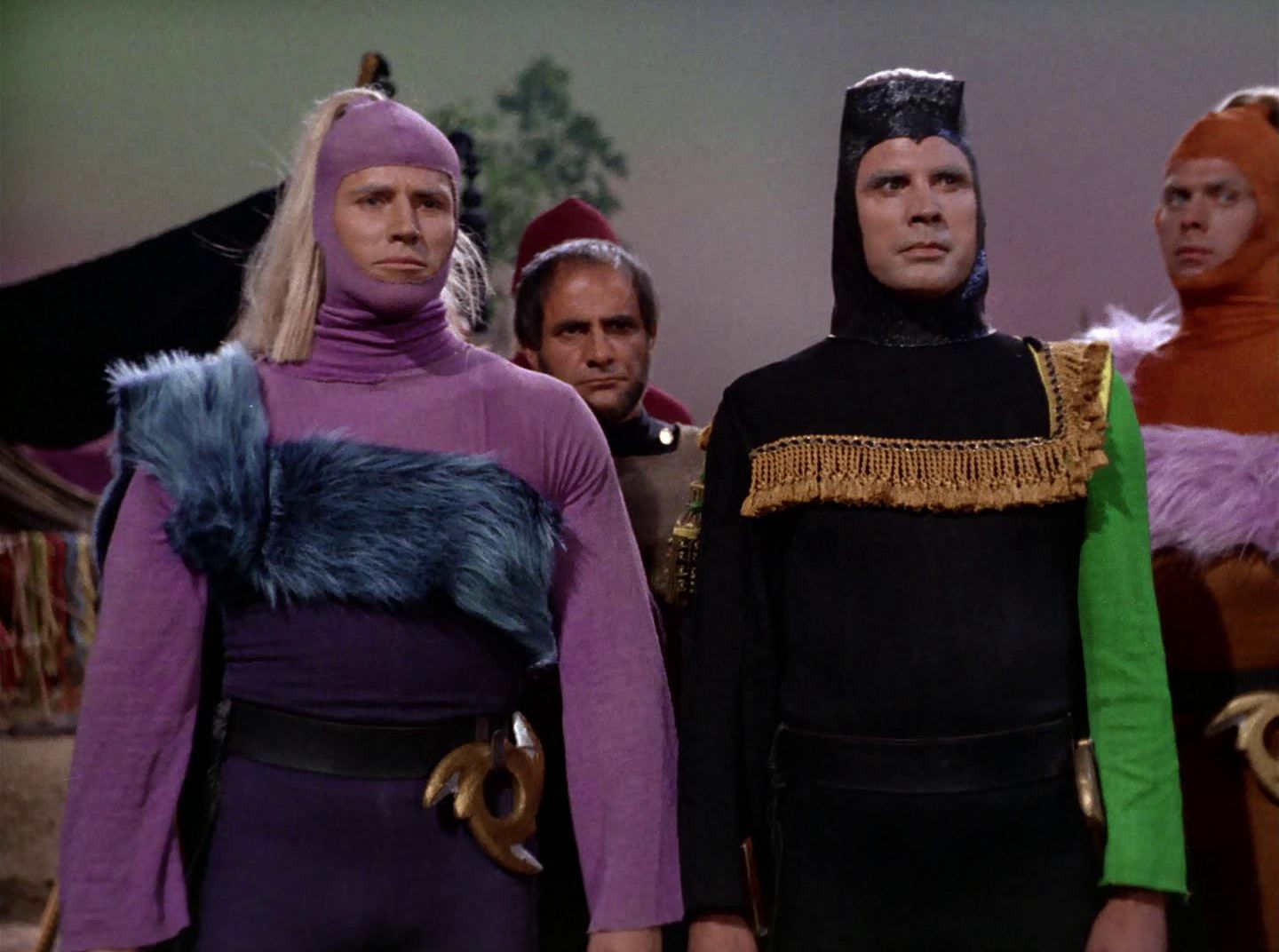 extant_StarTrek_2x11-FridaysChild_0159.jpg
