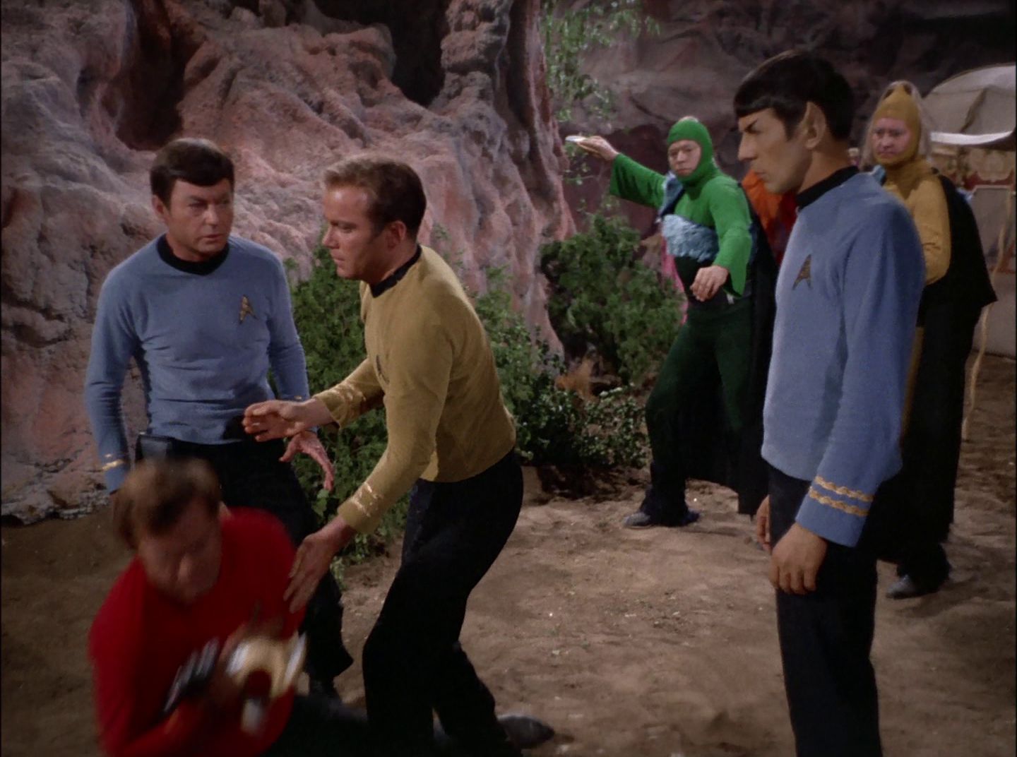 extant_StarTrek_2x11-FridaysChild_0287.jpg