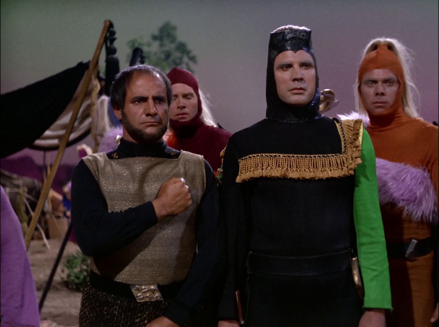 extant_StarTrek_2x11-FridaysChild_0290.jpg