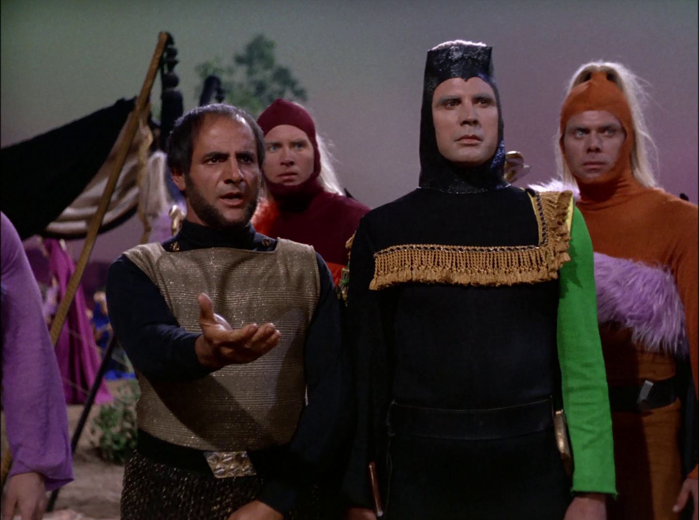 extant_StarTrek_2x11-FridaysChild_0292.jpg