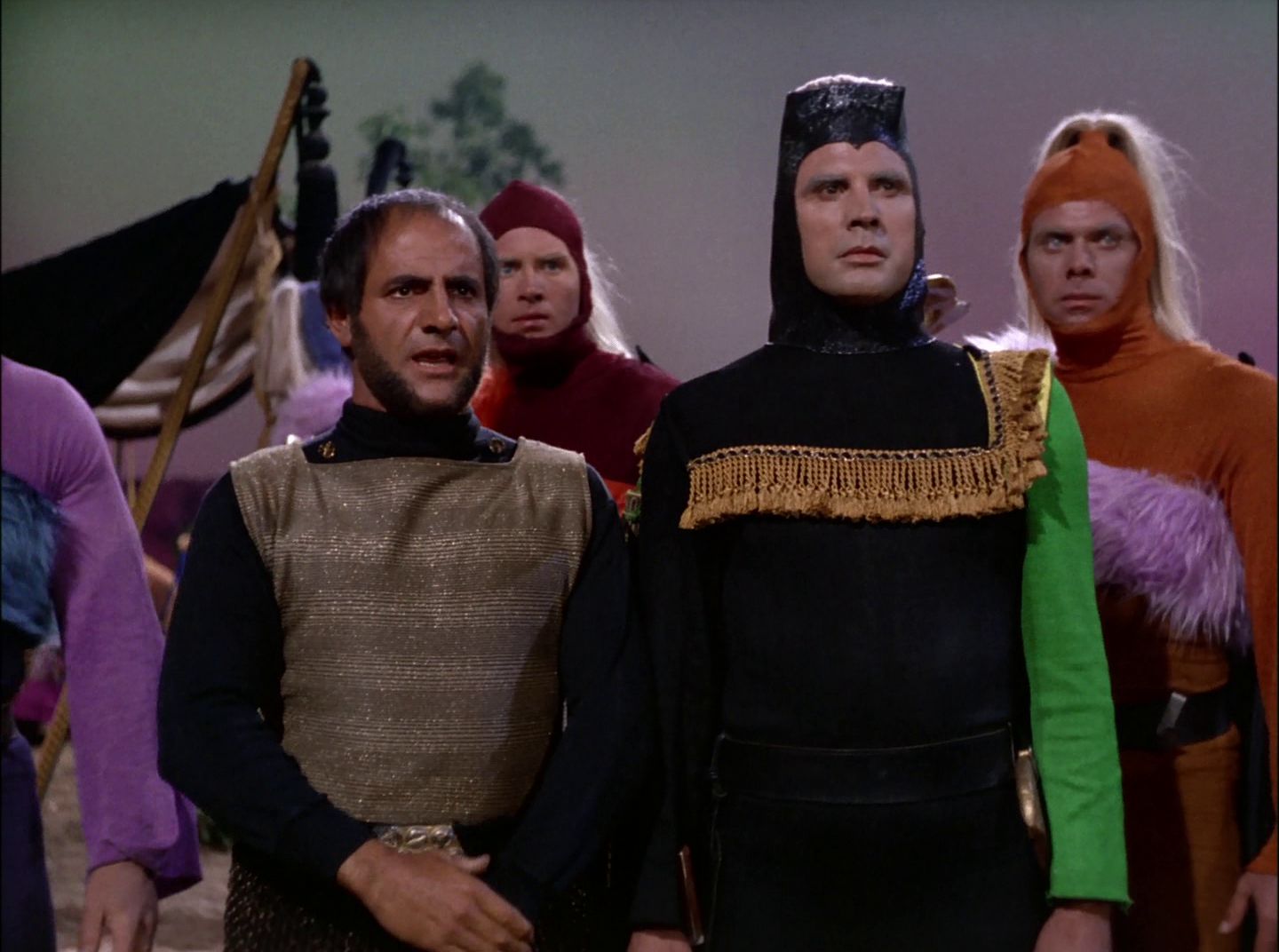 extant_StarTrek_2x11-FridaysChild_0293.jpg