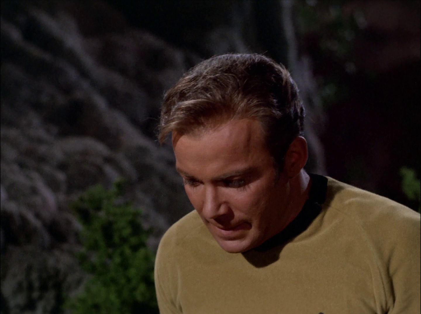 extant_StarTrek_2x11-FridaysChild_0304.jpg