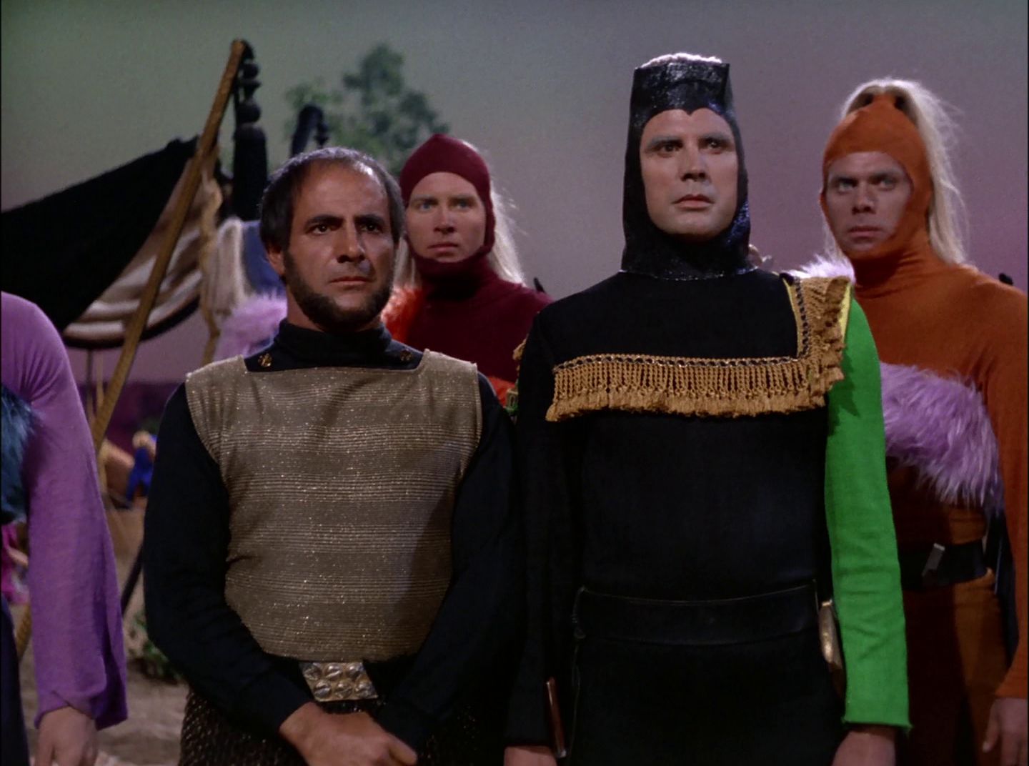 extant_StarTrek_2x11-FridaysChild_0314.jpg
