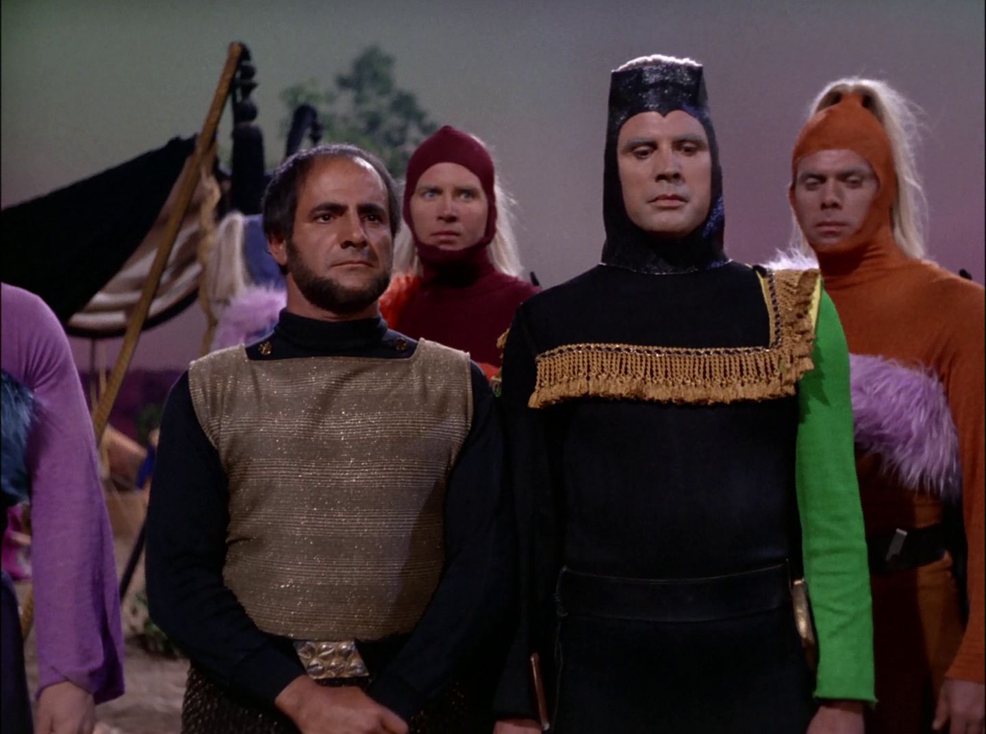 extant_StarTrek_2x11-FridaysChild_0377.jpg