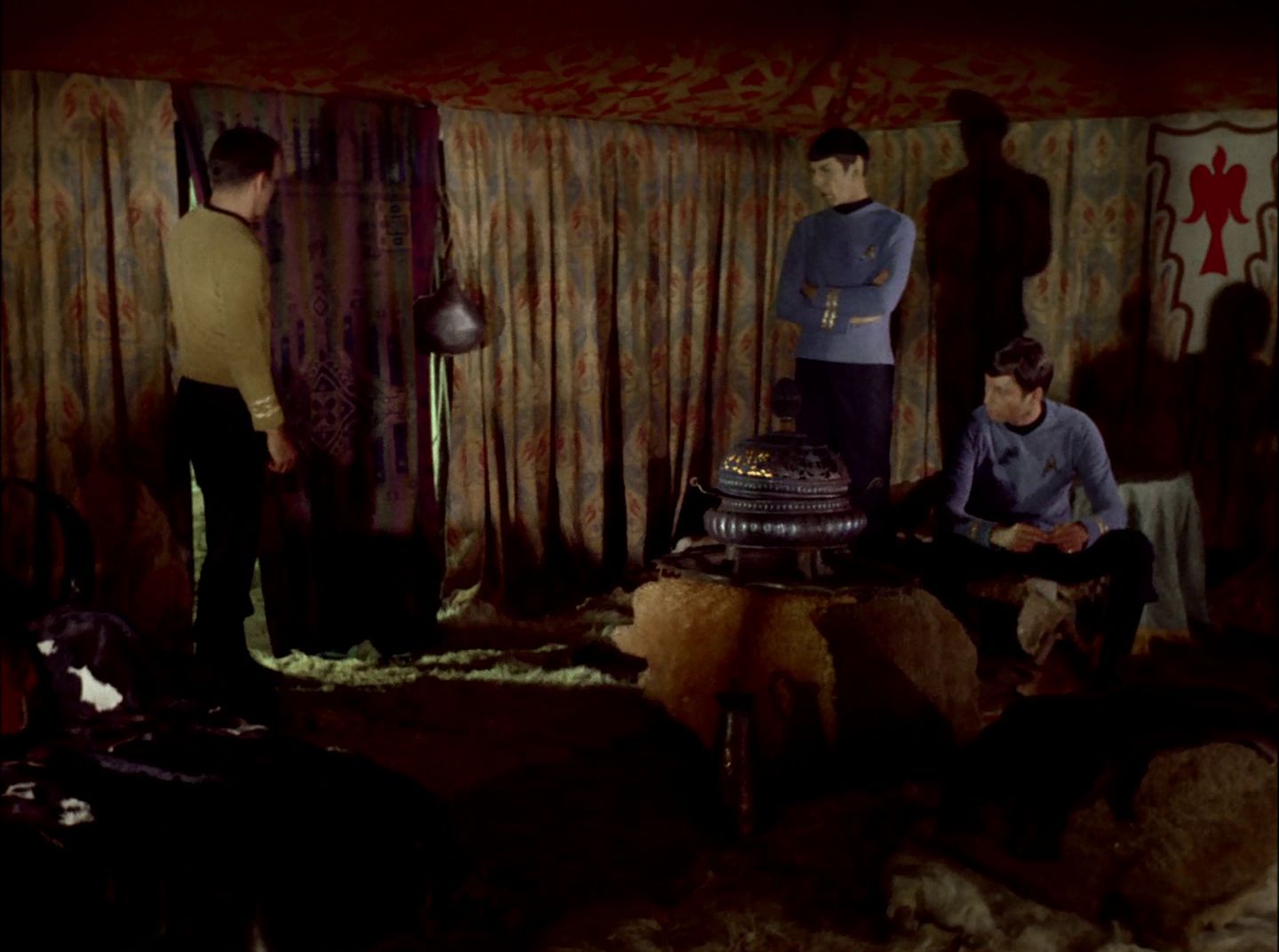 extant_StarTrek_2x11-FridaysChild_0391.jpg