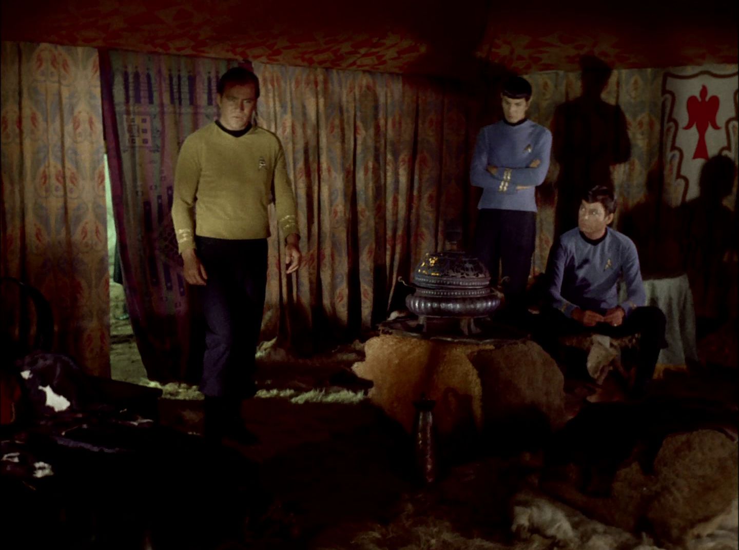 extant_StarTrek_2x11-FridaysChild_0400.jpg