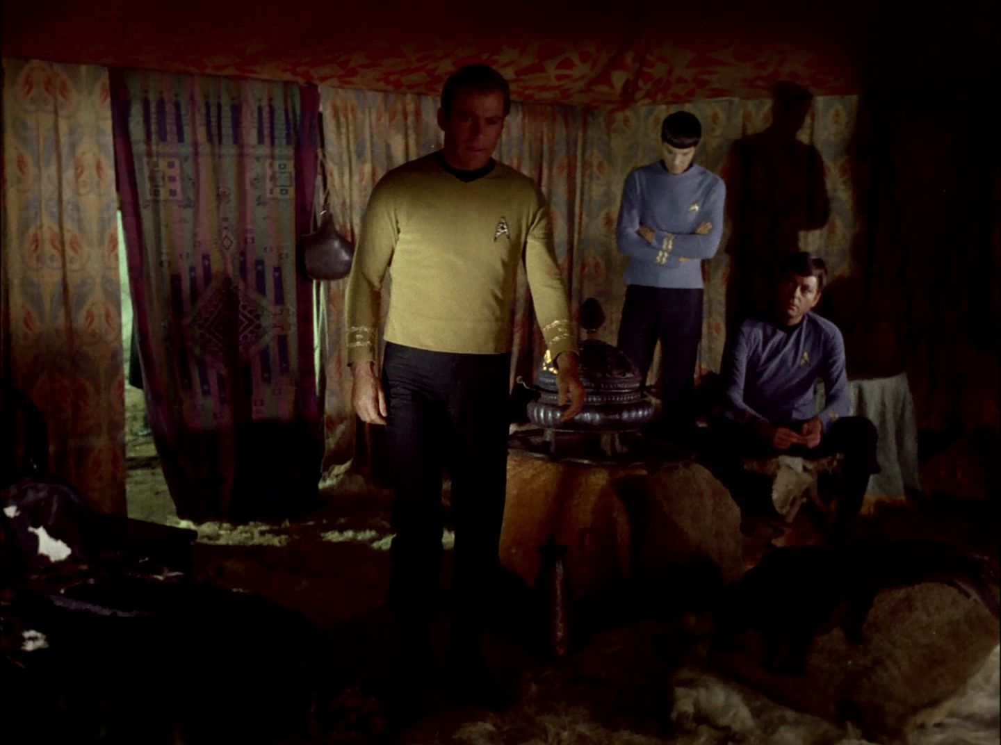 extant_StarTrek_2x11-FridaysChild_0402.jpg
