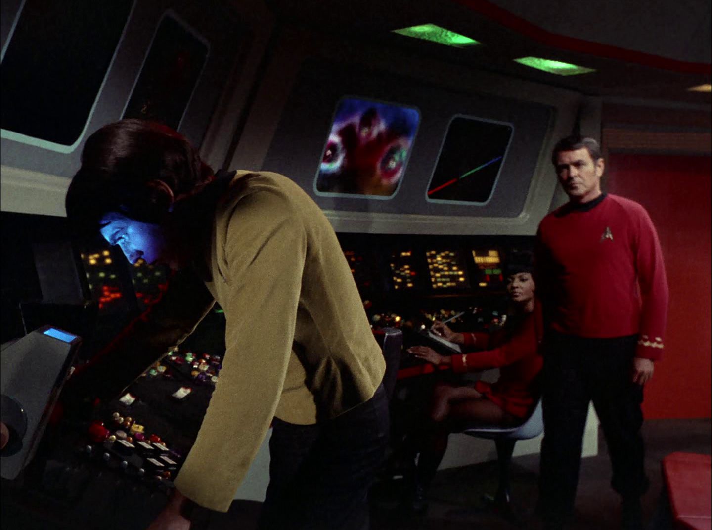 extant_StarTrek_2x11-FridaysChild_0469.jpg