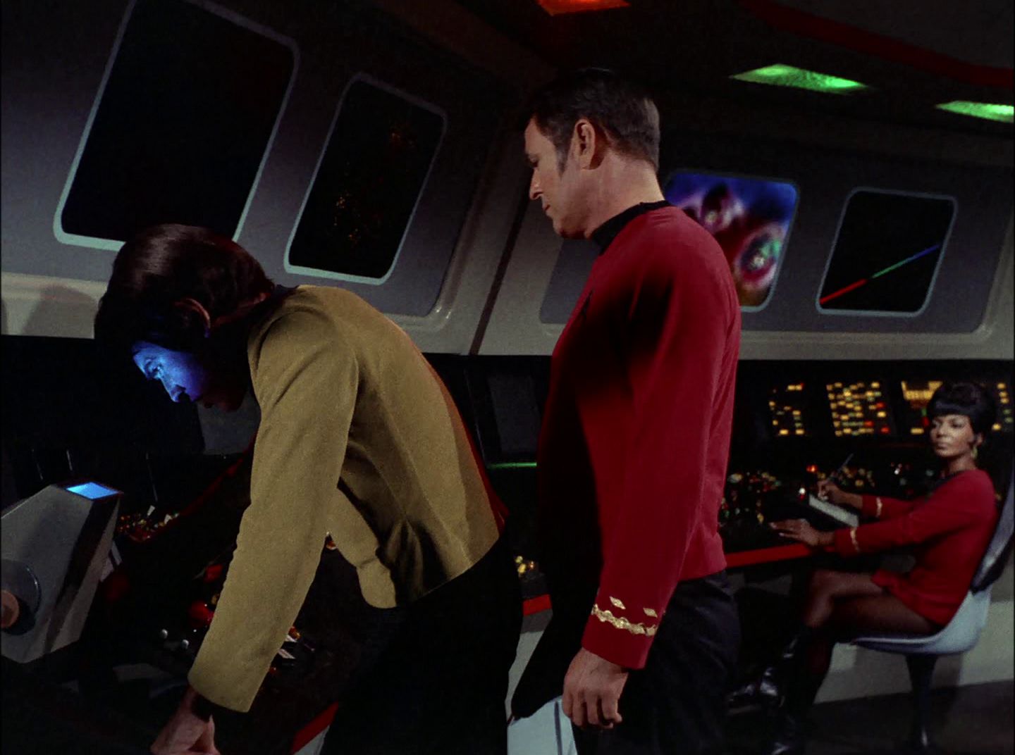 extant_StarTrek_2x11-FridaysChild_0474.jpg