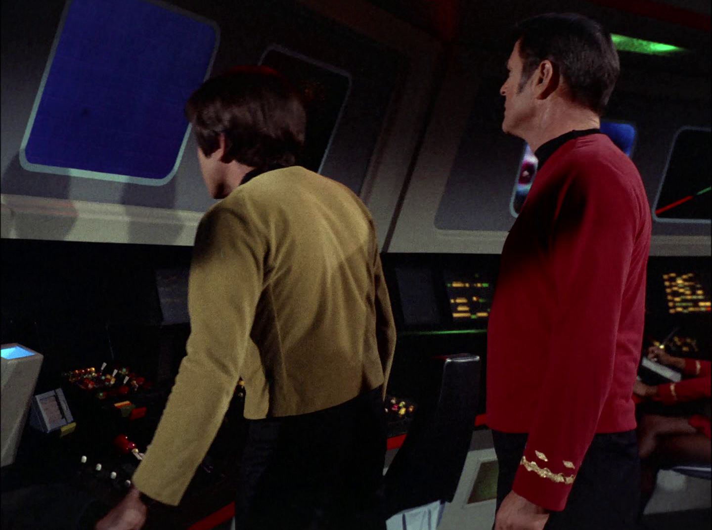 extant_StarTrek_2x11-FridaysChild_0482.jpg