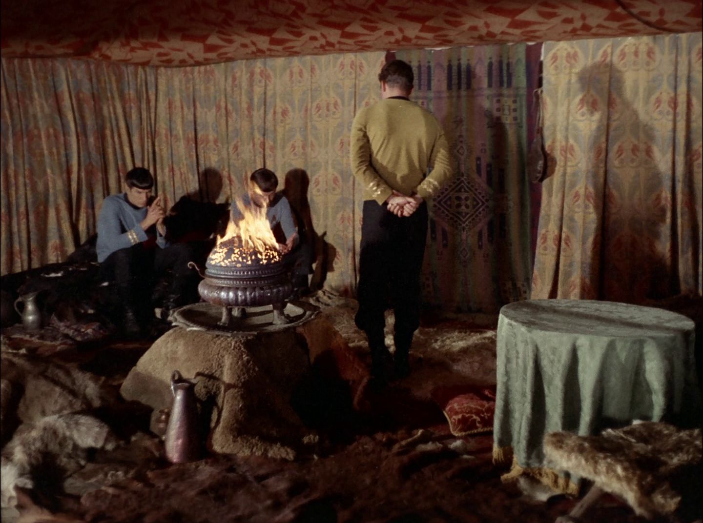 extant_StarTrek_2x11-FridaysChild_0522.jpg