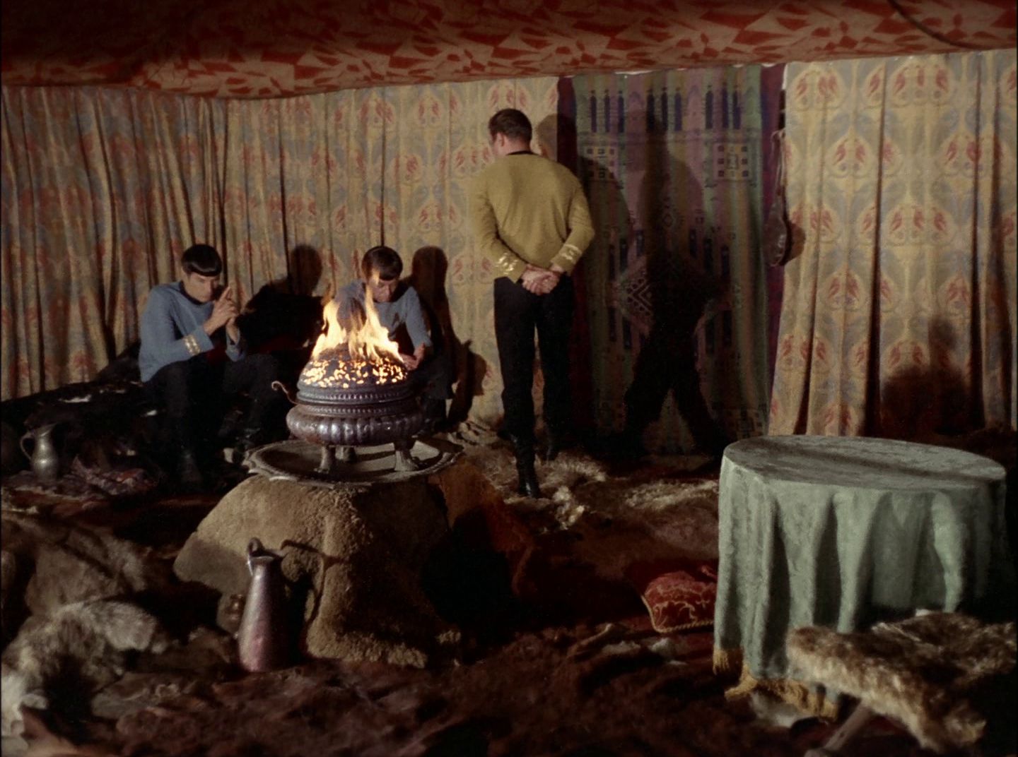extant_StarTrek_2x11-FridaysChild_0524.jpg