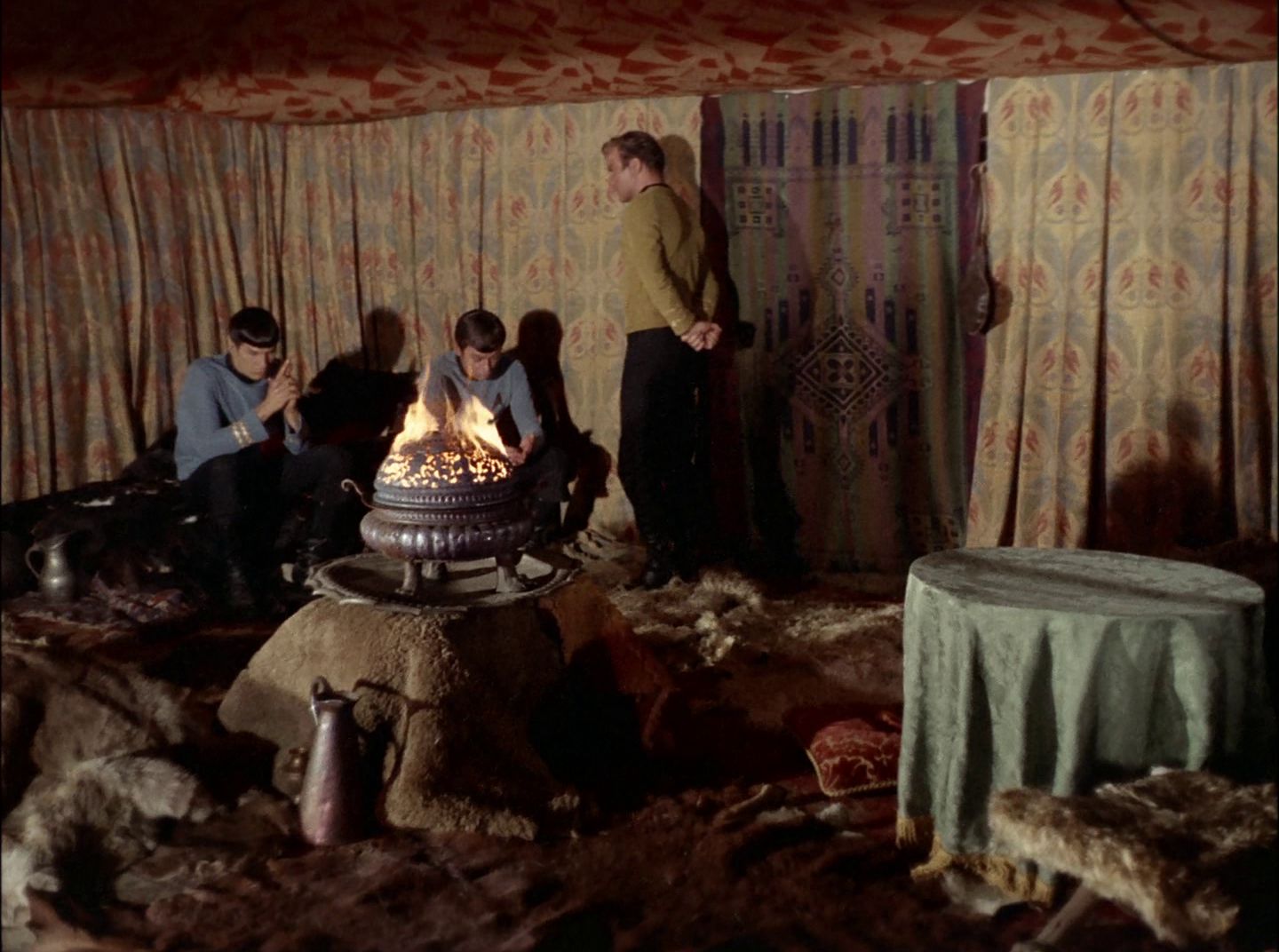 extant_StarTrek_2x11-FridaysChild_0525.jpg