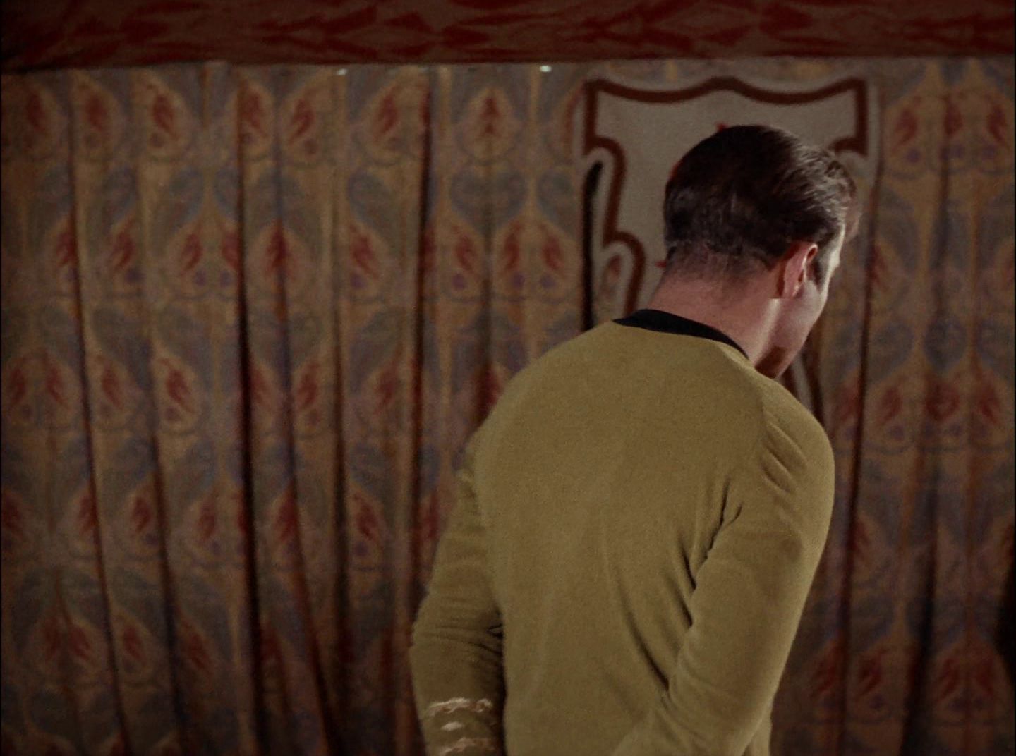 extant_StarTrek_2x11-FridaysChild_0547.jpg