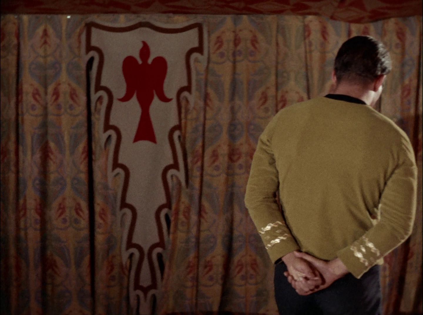 extant_StarTrek_2x11-FridaysChild_0549.jpg