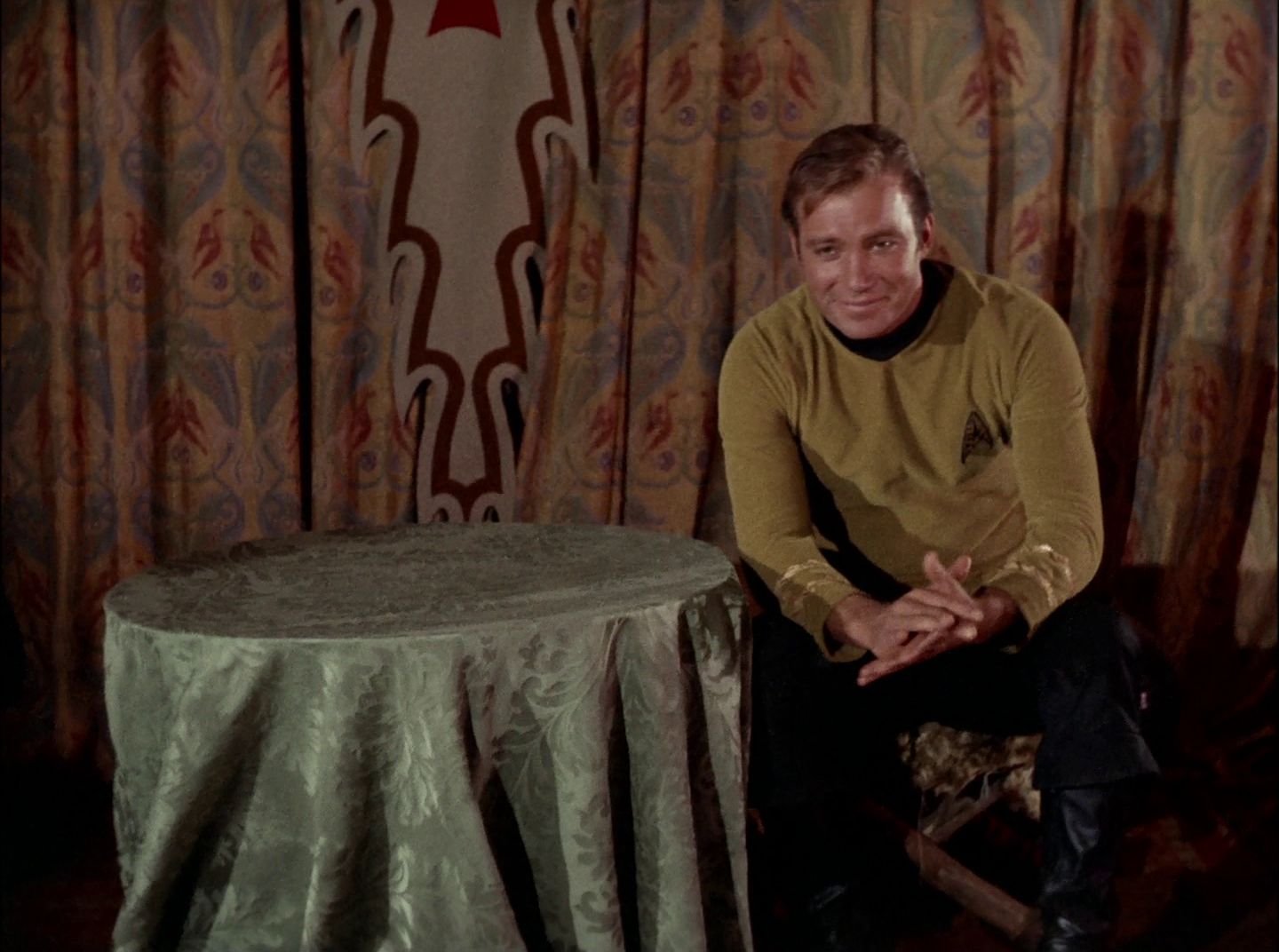 extant_StarTrek_2x11-FridaysChild_0562.jpg