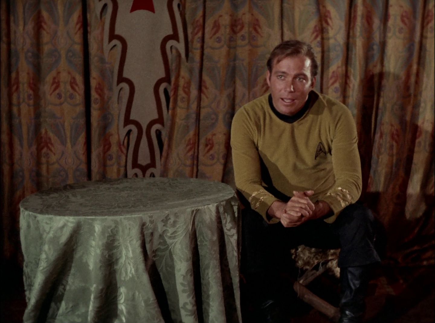 extant_StarTrek_2x11-FridaysChild_0563.jpg