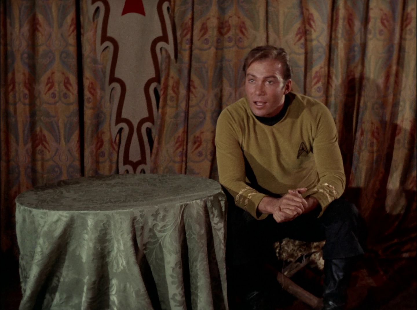 extant_StarTrek_2x11-FridaysChild_0565.jpg