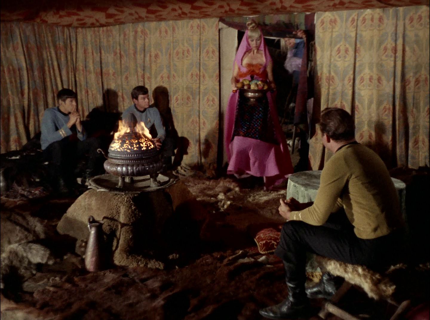 extant_StarTrek_2x11-FridaysChild_0568.jpg