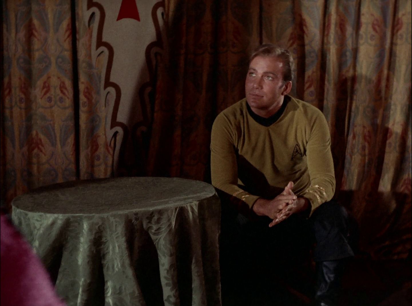 extant_StarTrek_2x11-FridaysChild_0569.jpg
