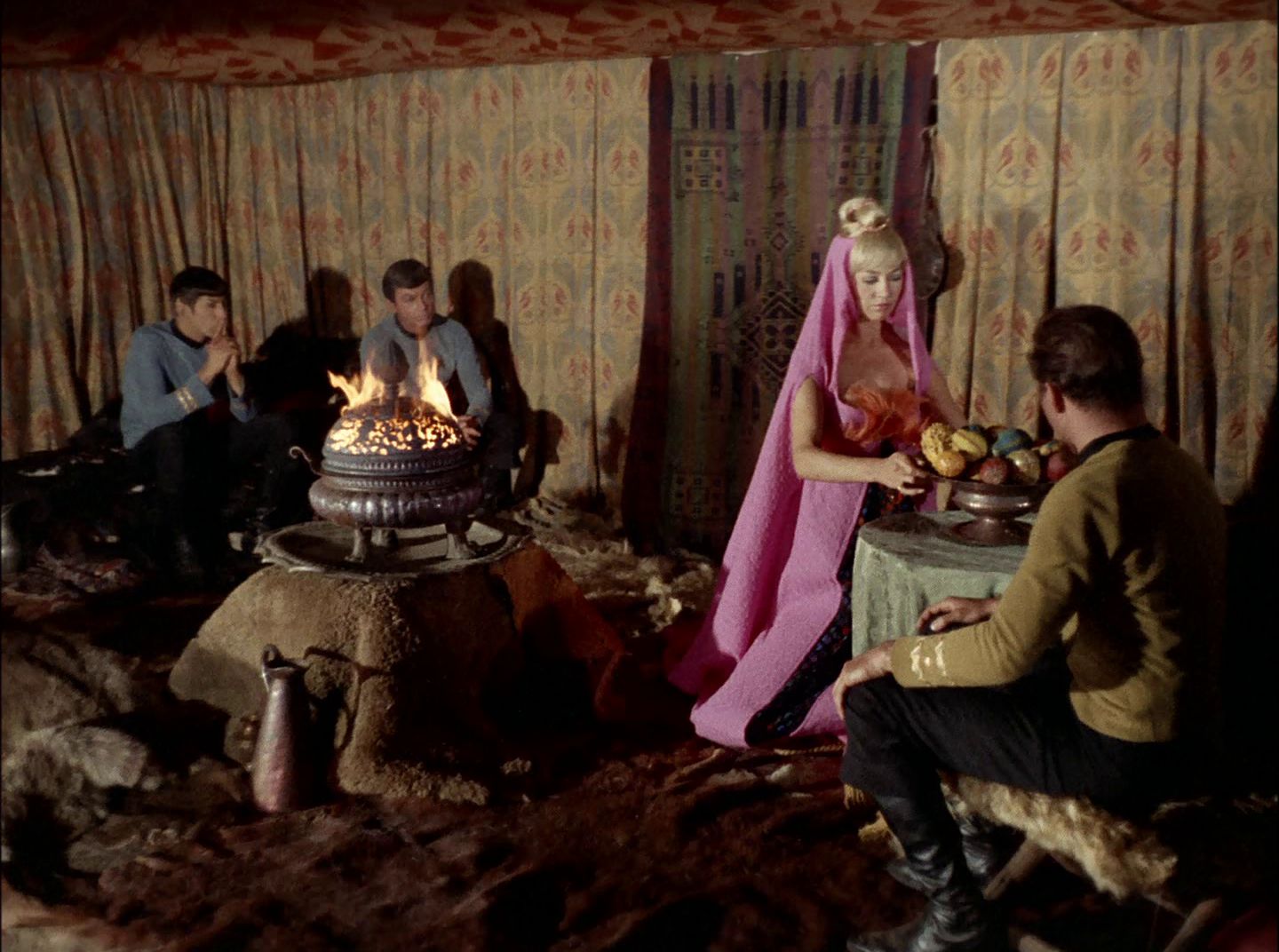 extant_StarTrek_2x11-FridaysChild_0574.jpg