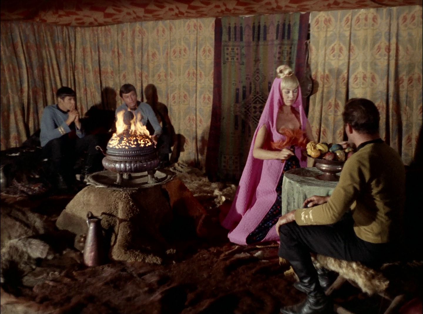 extant_StarTrek_2x11-FridaysChild_0575.jpg
