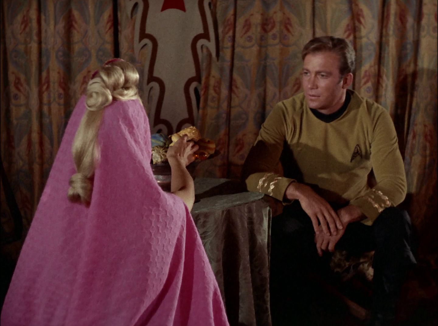 extant_StarTrek_2x11-FridaysChild_0587.jpg