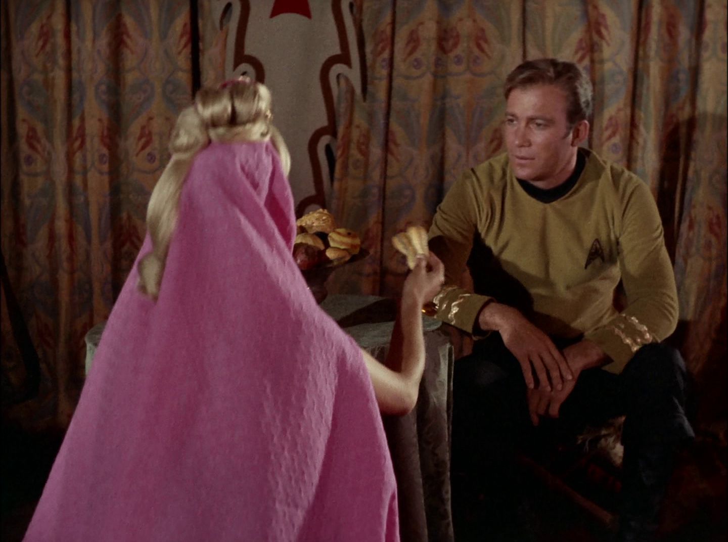 extant_StarTrek_2x11-FridaysChild_0588.jpg