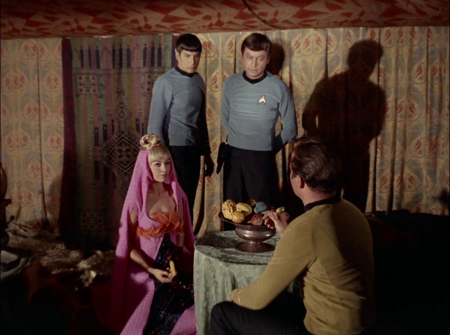 extant_StarTrek_2x11-FridaysChild_0599.jpg
