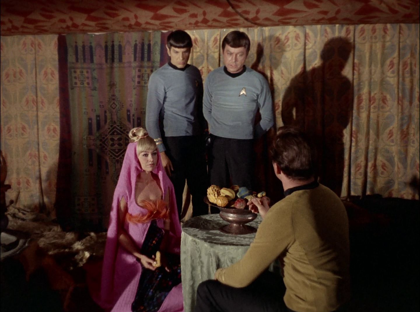 extant_StarTrek_2x11-FridaysChild_0600.jpg