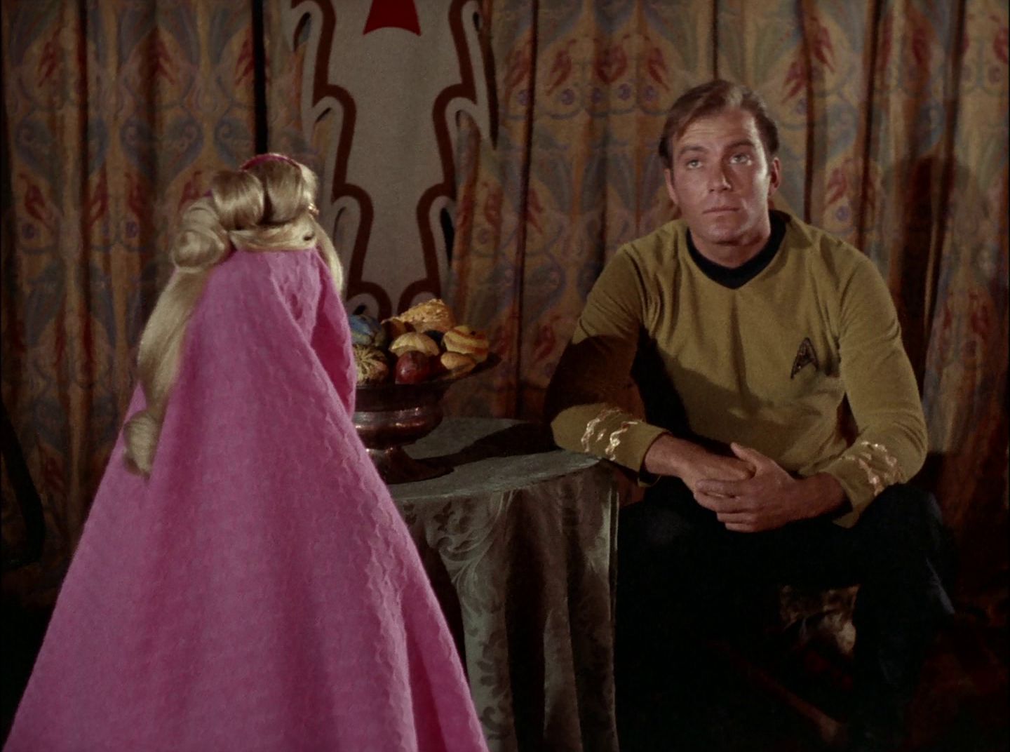 extant_StarTrek_2x11-FridaysChild_0619.jpg